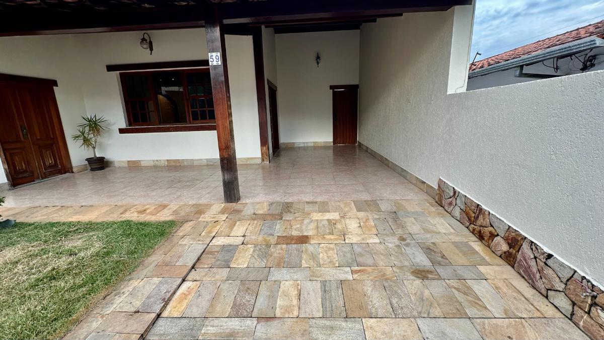 Casa, Itapoã, 3 Quartos, 4 Vagas, 1 Suíte