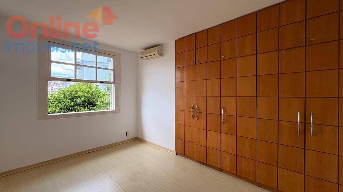 Casa, Vila Paris, 4 Quartos, 0 Vaga, 2 Suítes