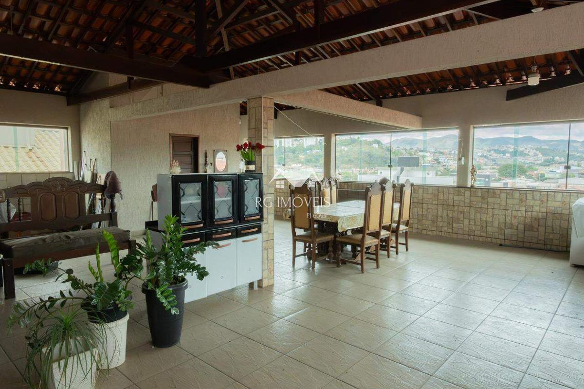 Casa, Tirol, 3 Quartos, 4 Vagas, 1 Suíte