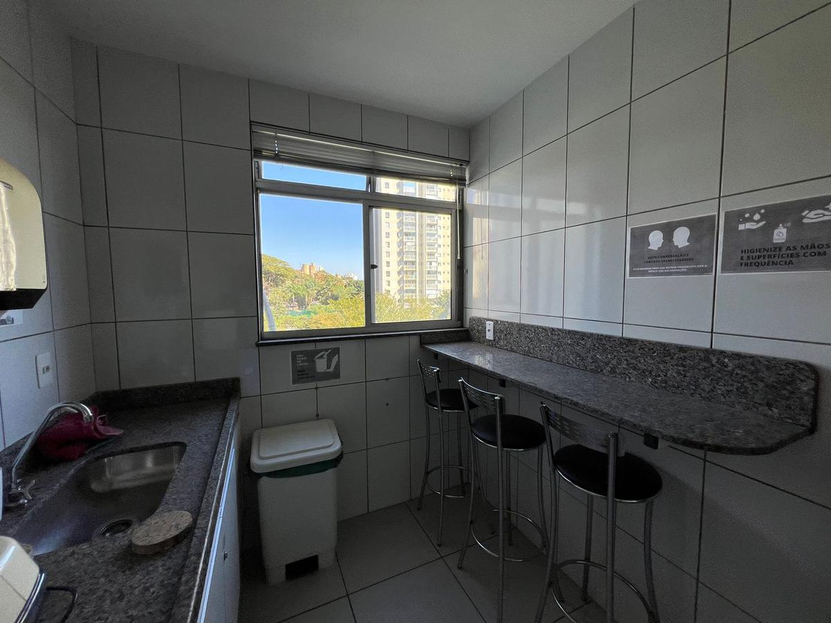 Andar, Estoril, 0 Quarto, 17 Vagas