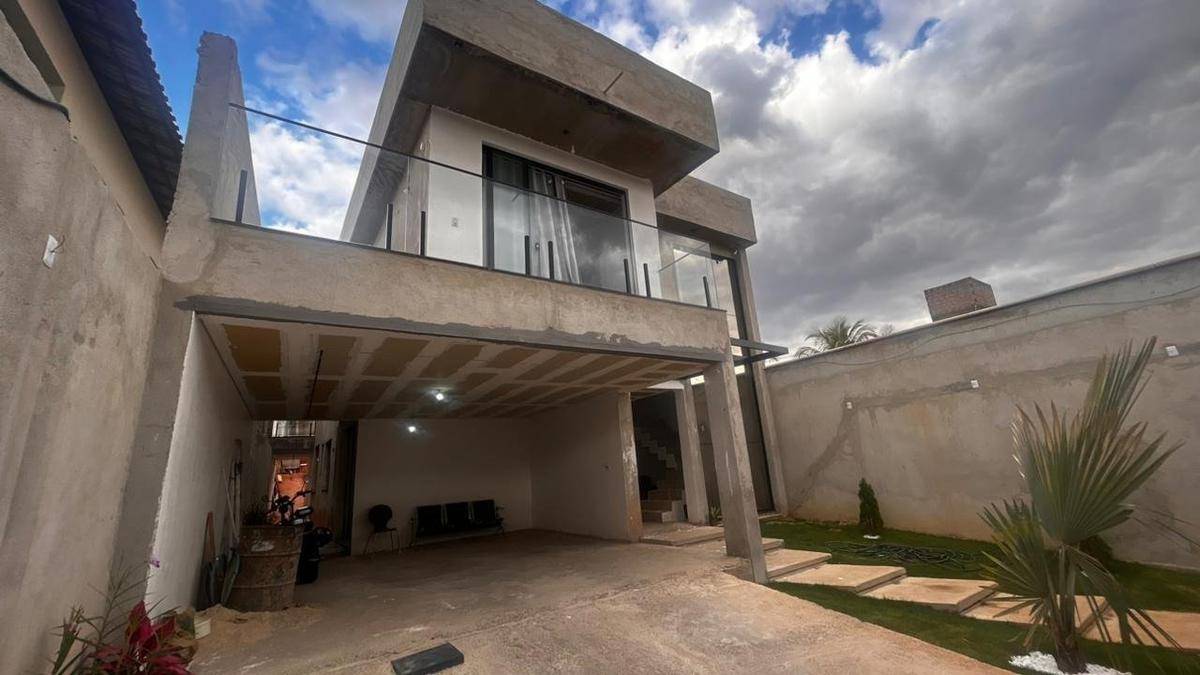 Casa, Trevo, 5 Quartos, 4 Vagas, 2 Suítes