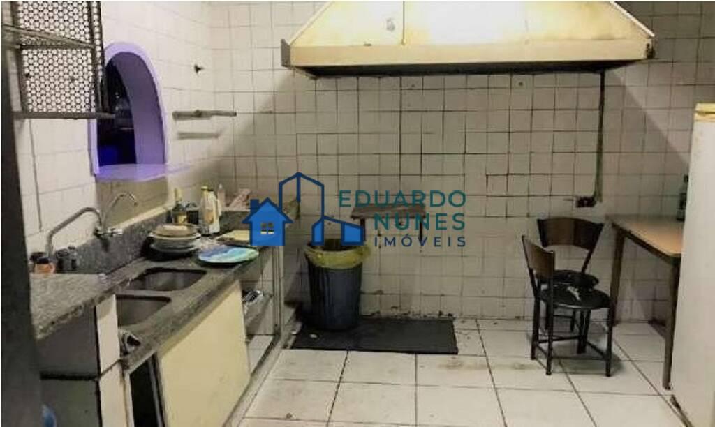Casa, Funcionários, 4 Quartos, 0 Vaga