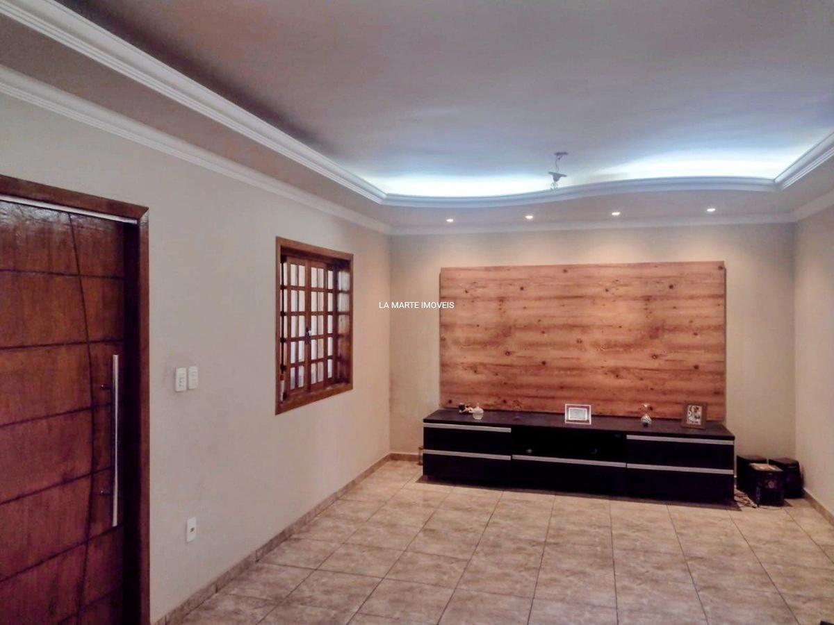 Casa, Oitis, 3 Quartos, 4 Vagas, 1 Suíte