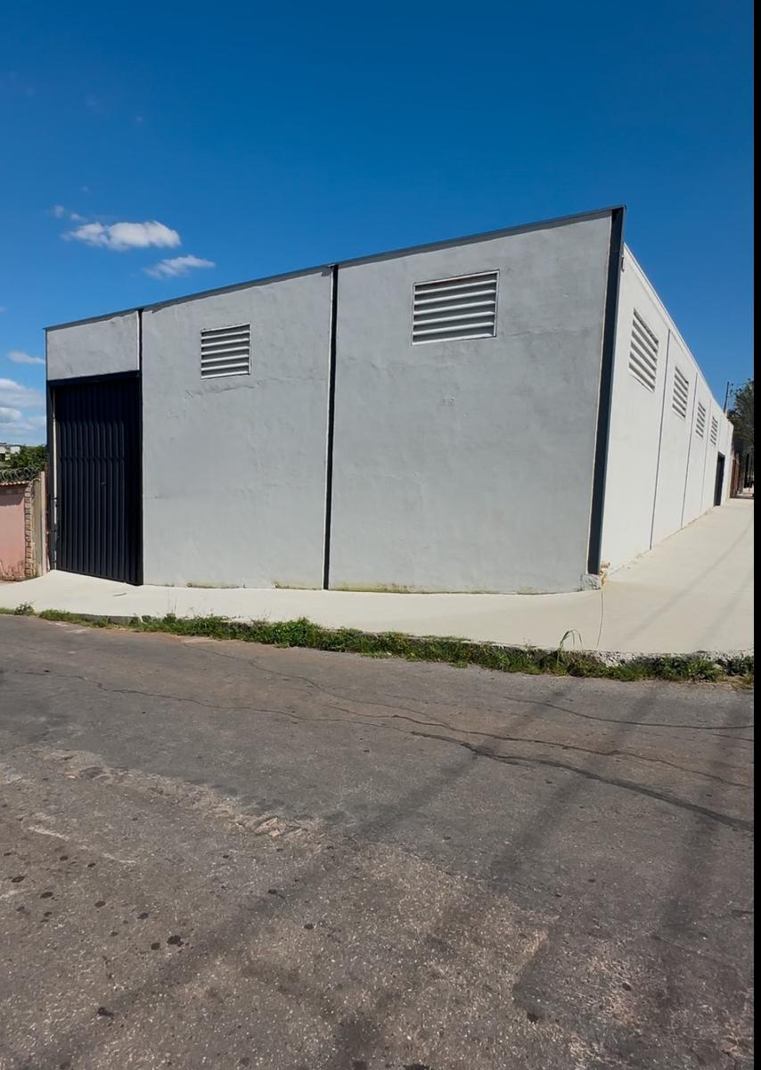 Galpão, Glória, 0 Quarto, 5 Vagas