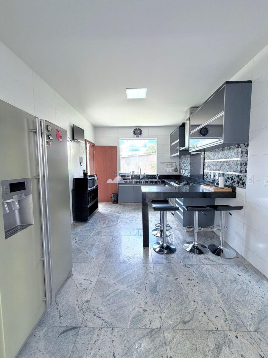 Casa, Trevo, 5 Quartos, 6 Vagas, 2 Suítes