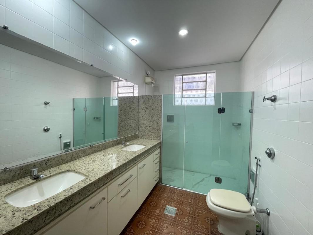 Casa, Floresta, 5 Quartos, 4 Vagas, 1 Suíte