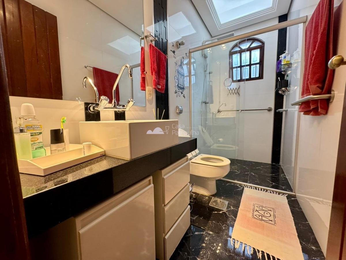 Casa, Trevo, 3 Quartos, 10 Vagas, 1 Suíte