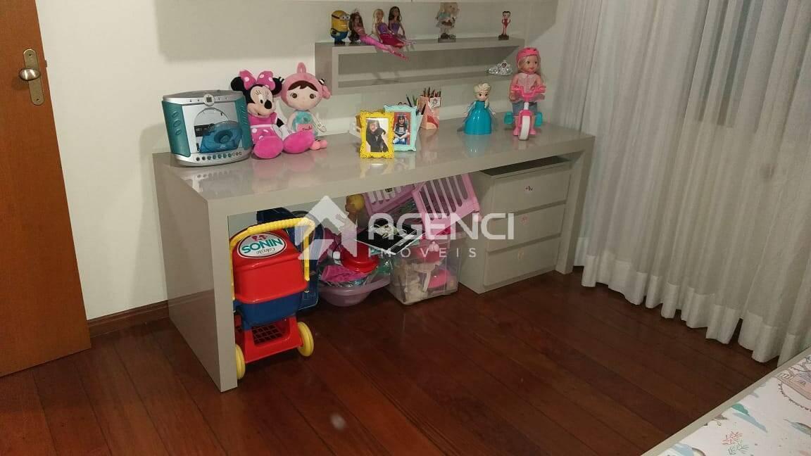 Casa, Camargos, 4 Quartos, 0 Vaga, 2 Suítes