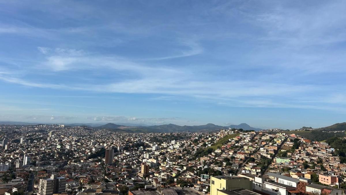 Casa Comercial, São Lucas, 5 Quartos, 4 Vagas, 1 Suíte