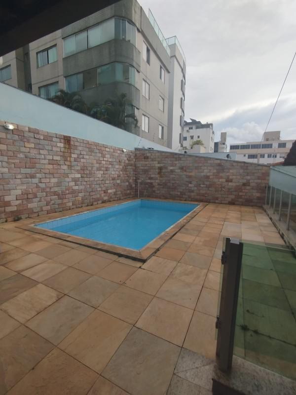 Casa, Castelo, 3 Quartos, 4 Vagas, 1 Suíte