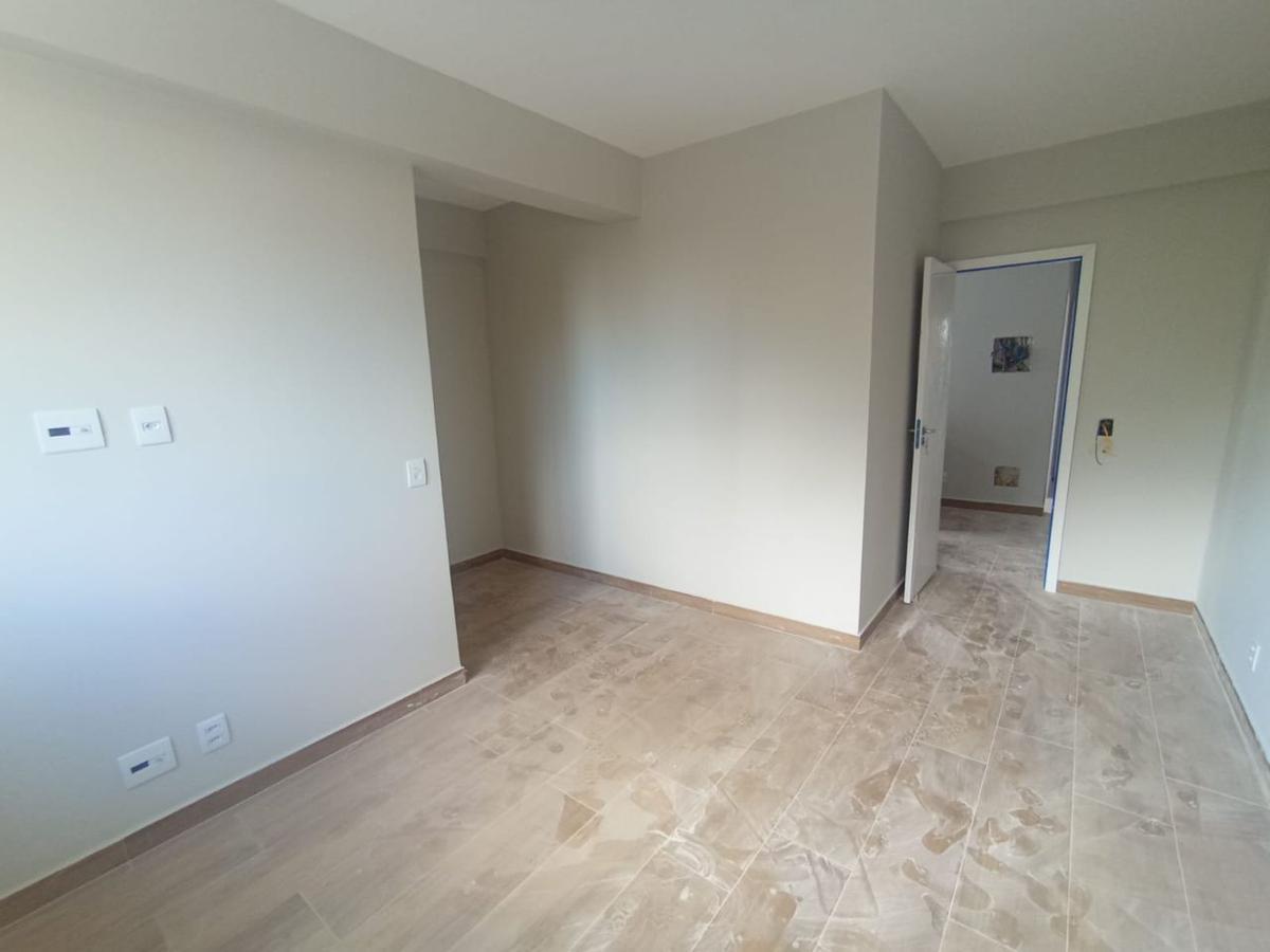 Casa, Santa Cruz, 3 Quartos, 2 Vagas, 1 Suíte