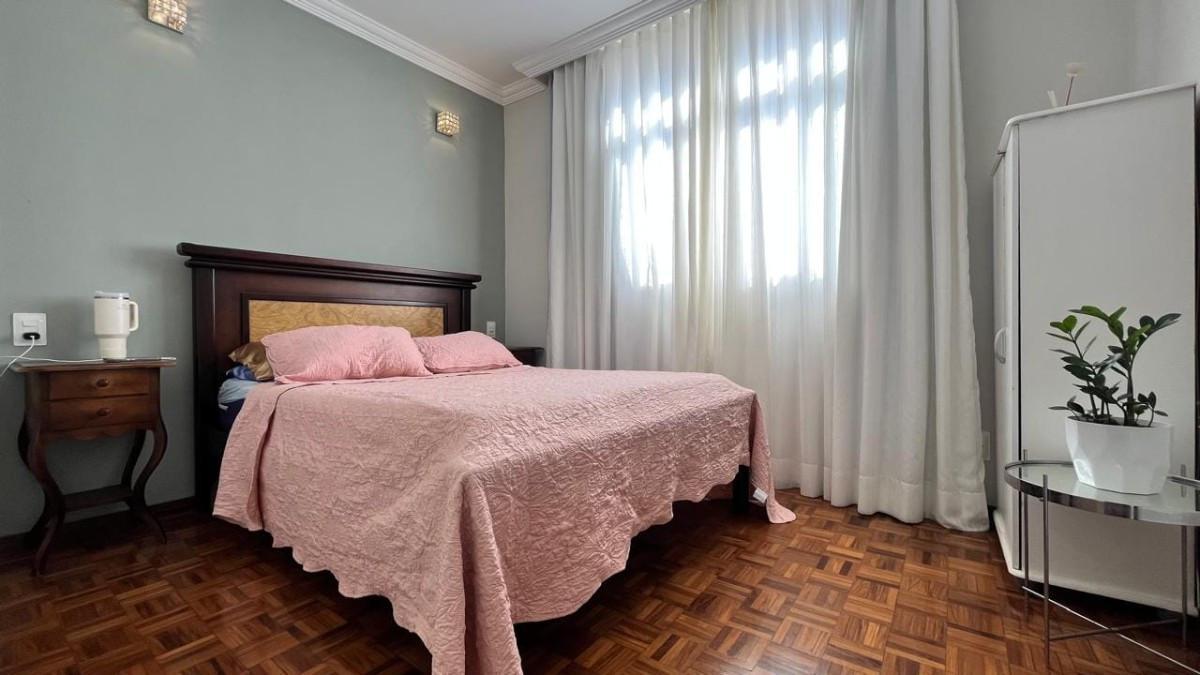 Cobertura, Sagrada Família, 4 Quartos, 2 Vagas, 1 Suíte