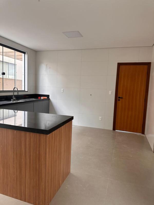 Casa, Água Limpa, 3 Quartos, 4 Vagas, 3 Suítes