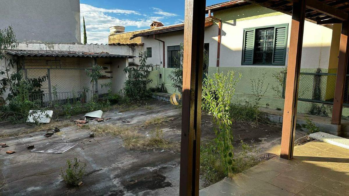 Casa, São Pedro, 5 Quartos, 2 Vagas, 1 Suíte