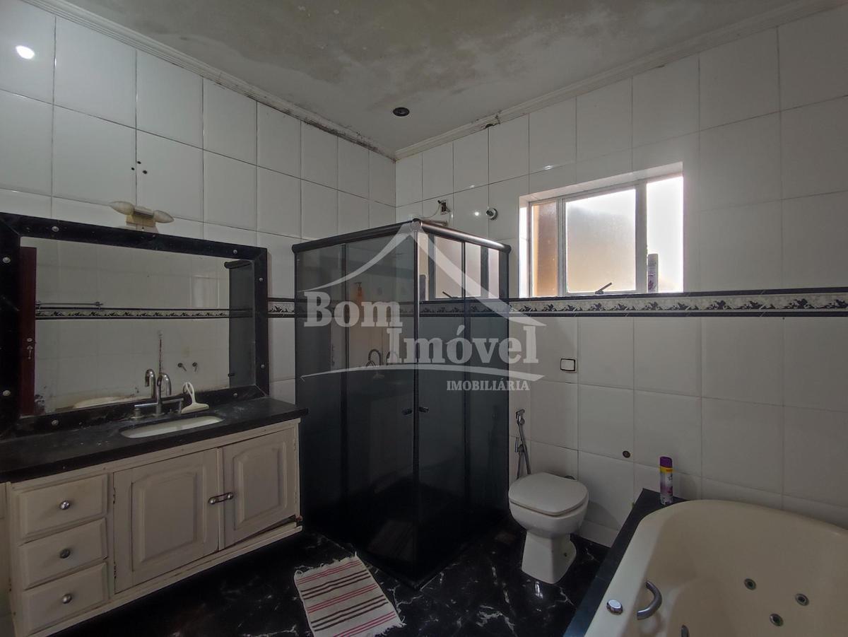 Casa, Centro, 4 Quartos, 1 Vaga, 1 Suíte