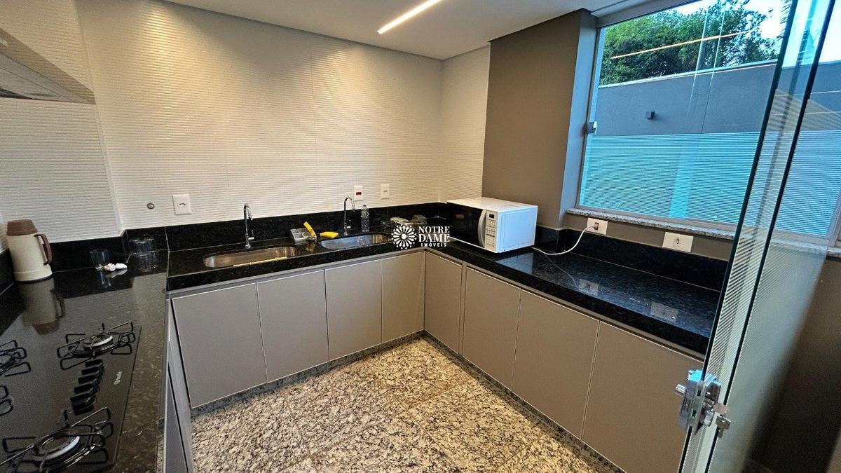 Apartamento, Sagrada Família, 3 Quartos, 2 Vagas, 1 Suíte