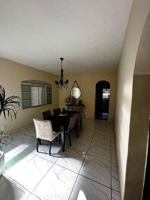 Casa, Centro, 3 Quartos, 3 Vagas, 1 Suíte