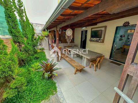 Casa, Camargos, 3 Quartos, 0 Vaga, 2 Suítes