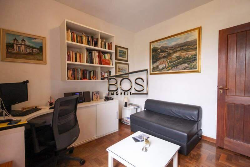 Casa, Serra, 4 Quartos, 5 Vagas, 1 Suíte