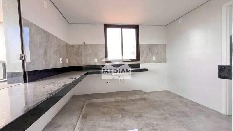 Apartamento, Castelo, 4 Quartos, 4 Vagas, 2 Suítes