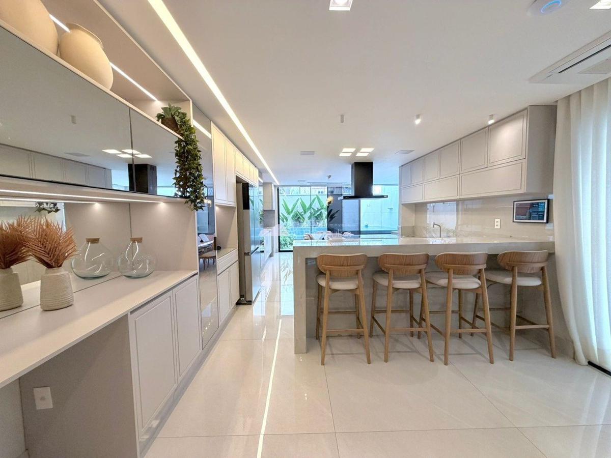 Casa, Planalto, 4 Quartos, 4 Vagas, 3 Suítes