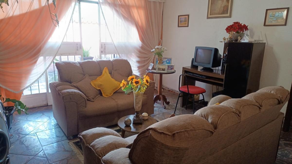 Casa, Jardim Laguna, 4 Quartos, 2 Vagas, 2 Suítes
