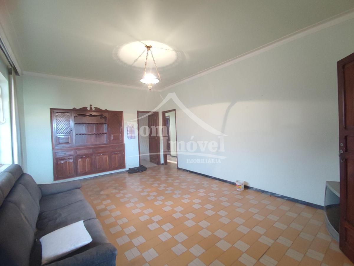 Casa, Centro, 4 Quartos, 1 Vaga, 1 Suíte