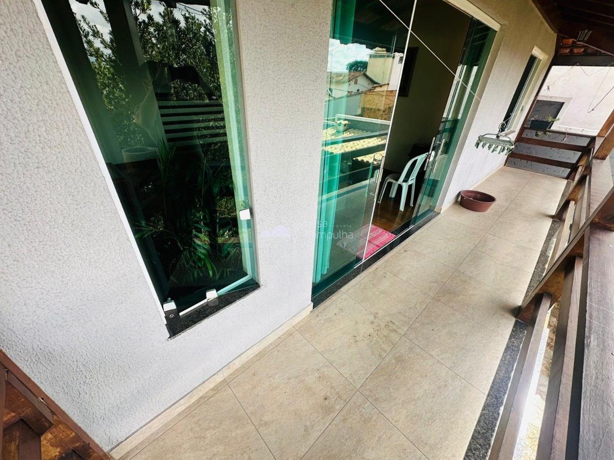 Casa, Santa Mônica, 2 Quartos, 4 Vagas, 1 Suíte
