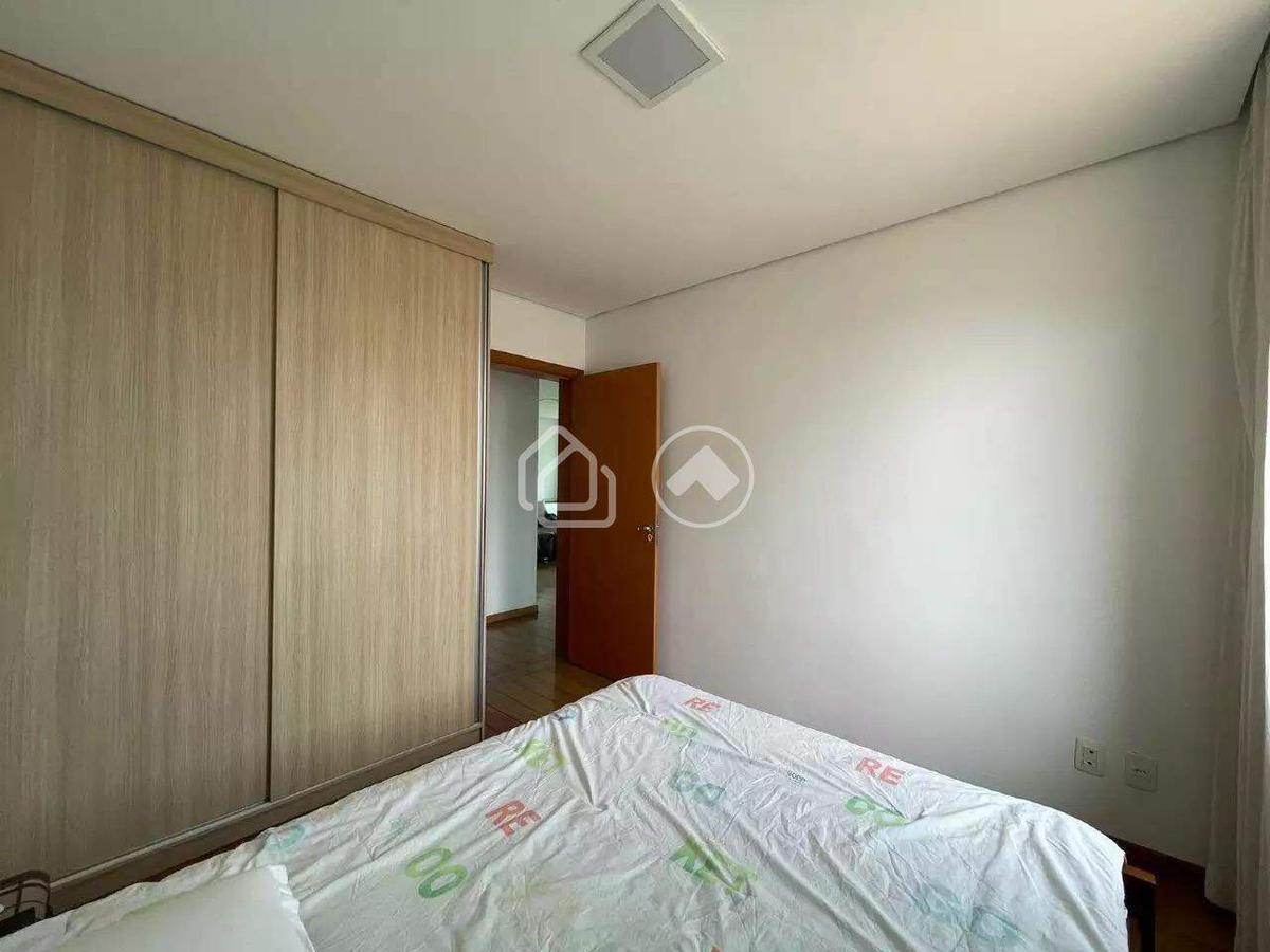 Casa, Estoril, 4 Quartos, 3 Vagas, 1 Suíte