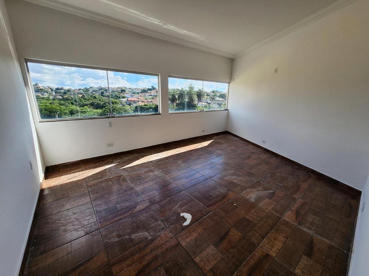 Casa, Colonial, 3 Quartos, 10 Vagas, 2 Suítes