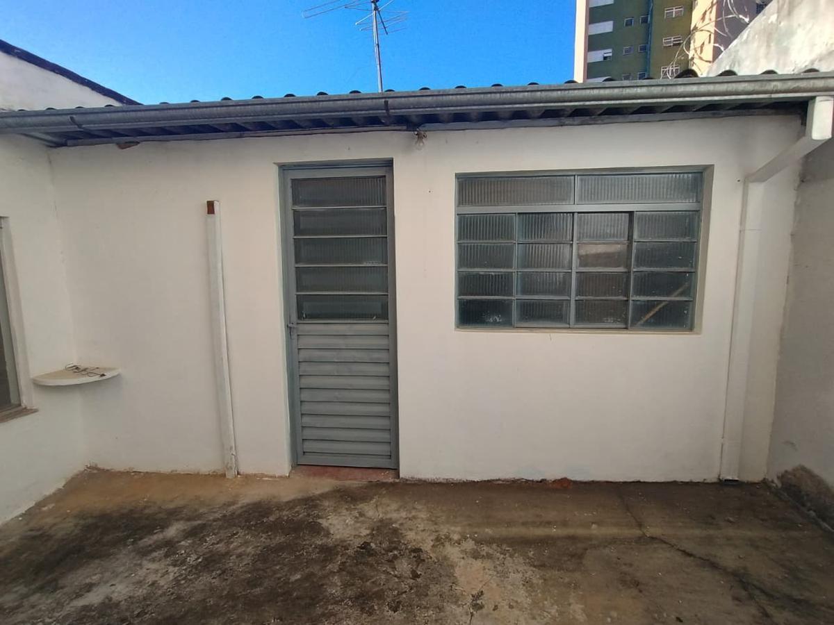 Casa, Centro, 4 Quartos, 0 Vaga