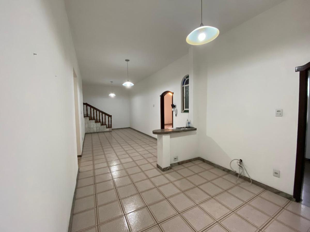 Casa, João Pinheiro, 4 Quartos, 0 Vaga, 2 Suítes