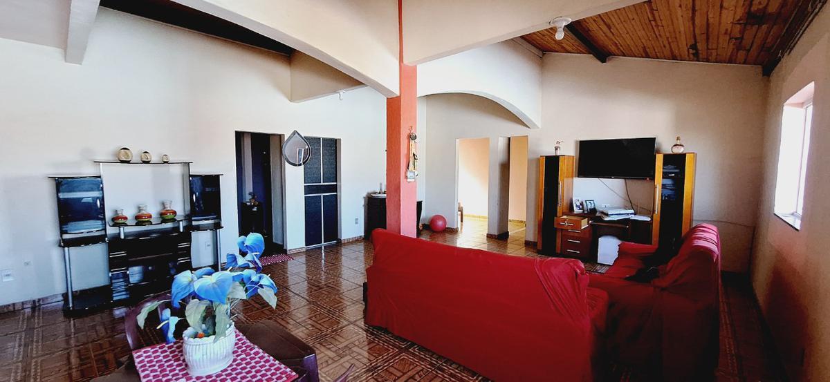 Casa, Acaiaca, 5 Quartos, 2 Vagas, 1 Suíte