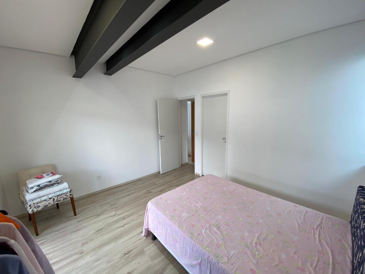 Casa, São José, 4 Quartos, 2 Vagas, 1 Suíte