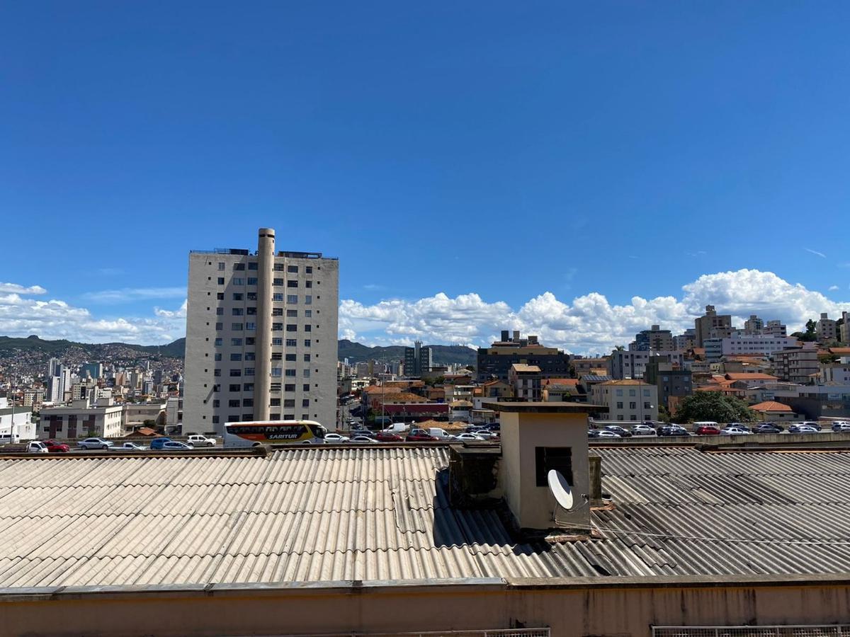 Quitinete, Floresta, 1 Quarto, 0 Vaga, 1 Suíte