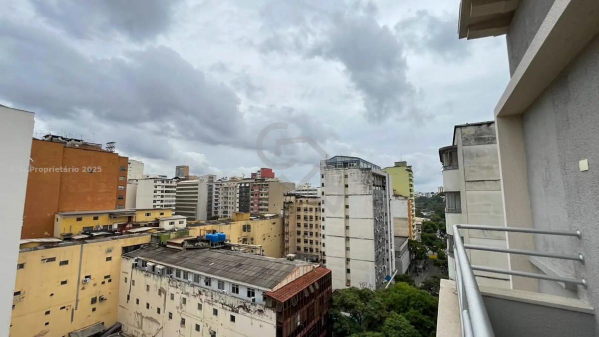 Cobertura, Centro, 2 Quartos, 0 Vaga, 4 Suítes