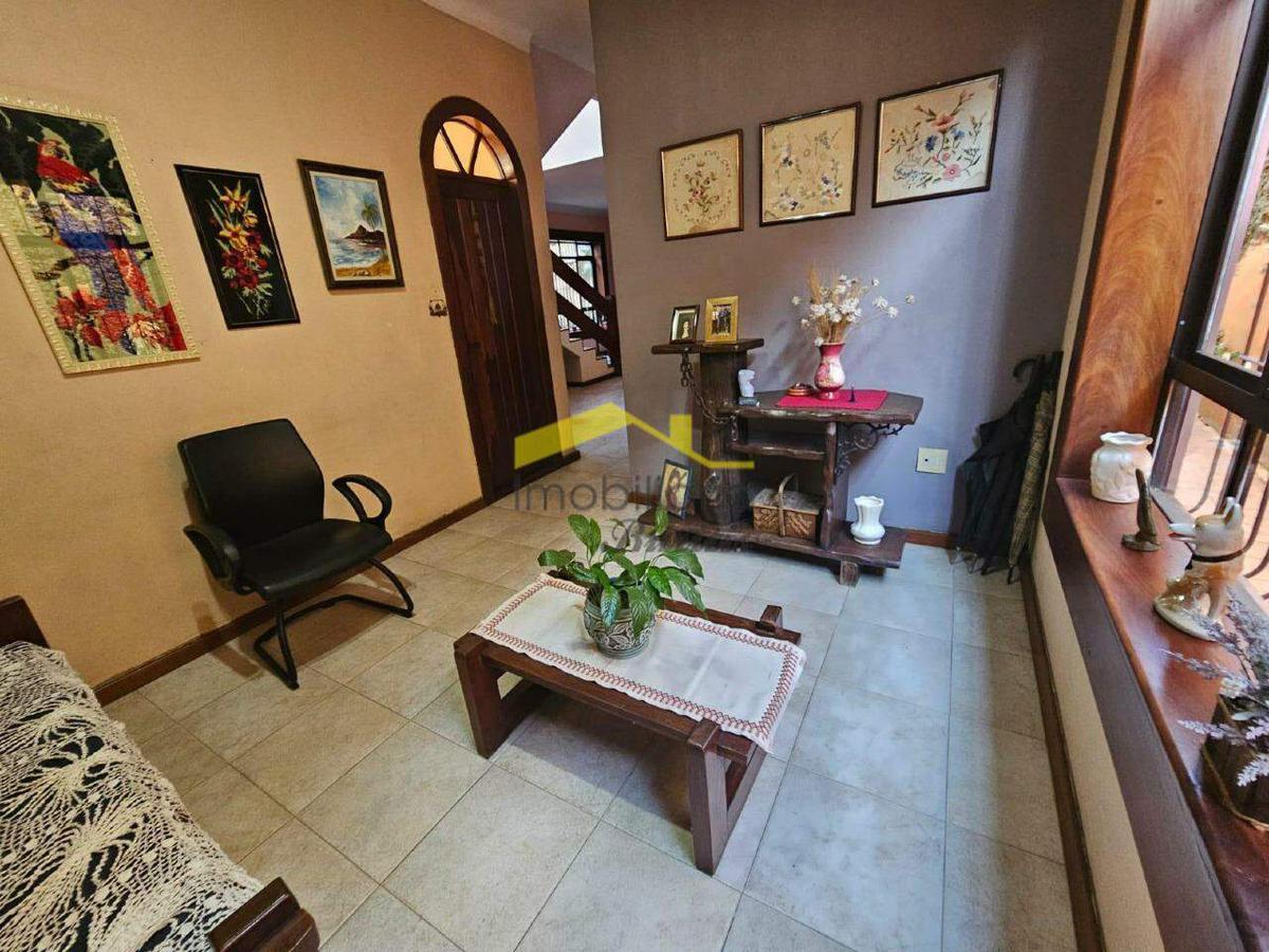 Casa, Nova Suíssa, 3 Quartos, 4 Vagas, 1 Suíte