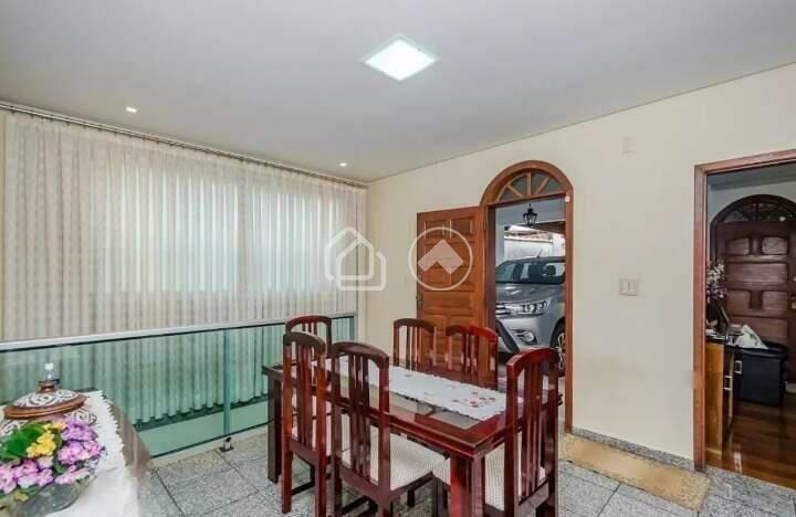 Casa, Palmeiras, 7 Quartos, 10 Vagas, 1 Suíte