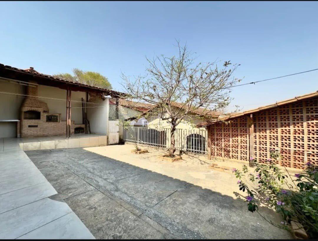Casa, Santa Mônica, 4 Quartos, 3 Vagas, 1 Suíte