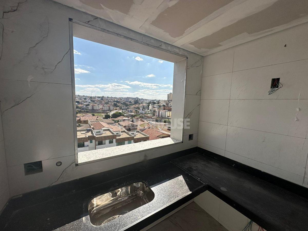 Apartamento, Santa Amélia, 3 Quartos, 4 Vagas, 1 Suíte