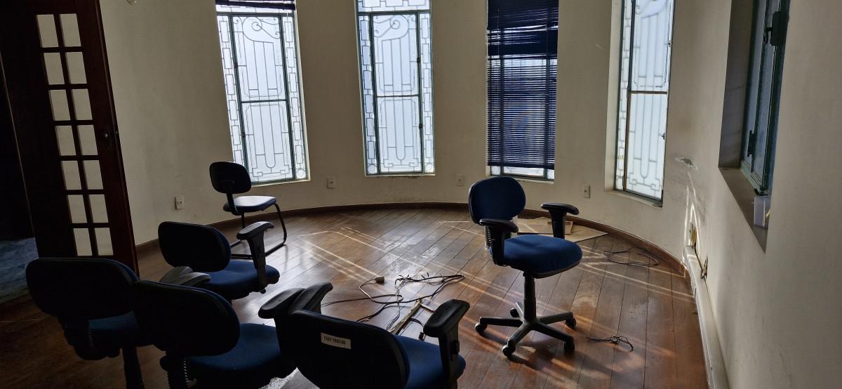 Casa, Concórdia, 10 Quartos, 8 Vagas, 1 Suíte