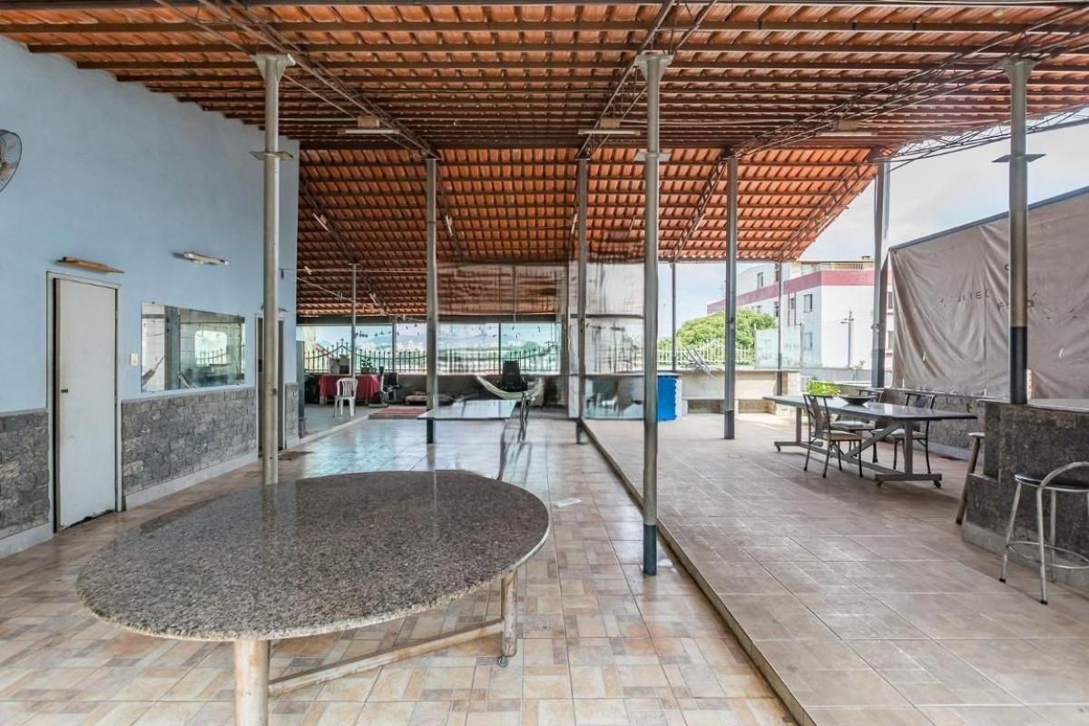 Casa, João Pinheiro, 5 Quartos, 4 Vagas, 1 Suíte