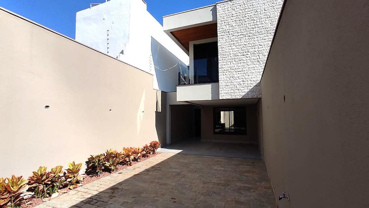 Casa, Jaraguá, 4 Quartos, 3 Vagas, 1 Suíte