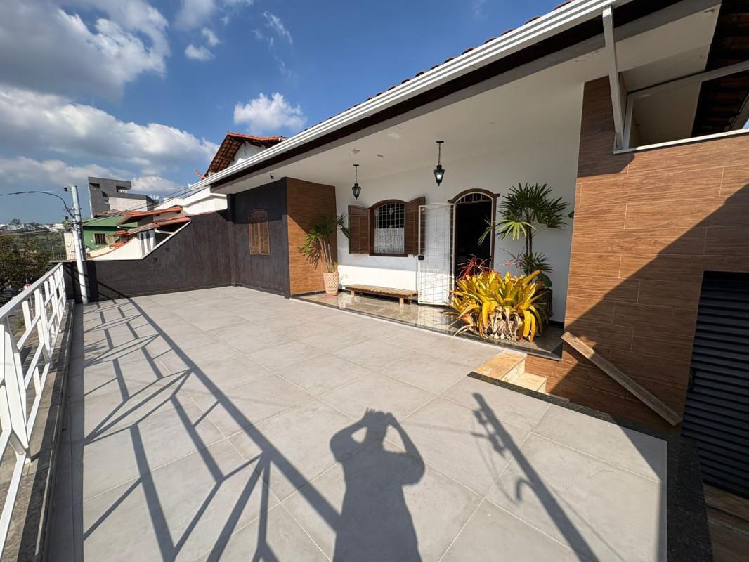 Casa, Barreiro, 3 Quartos, 2 Vagas, 1 Suíte