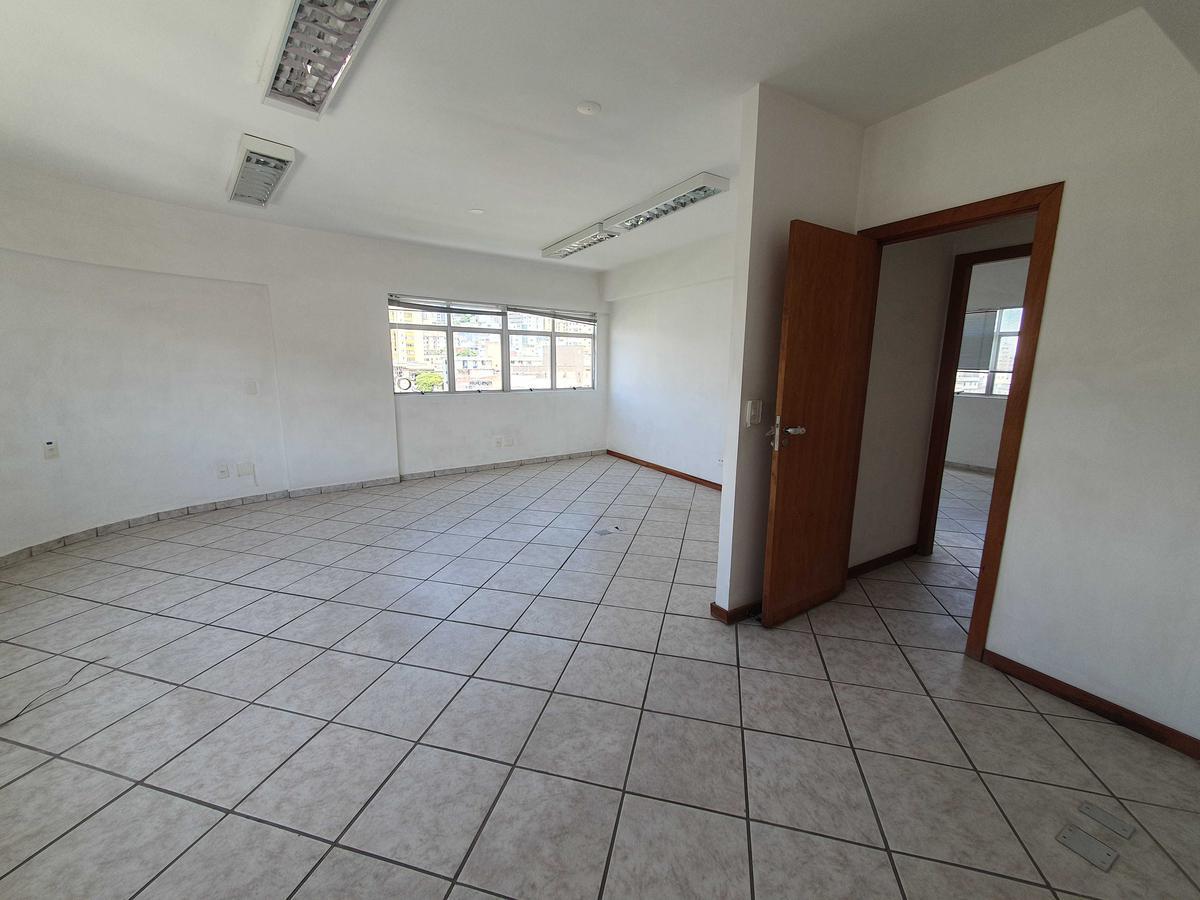 Sala, Nova Granada, 0 Quarto, 1 Vaga