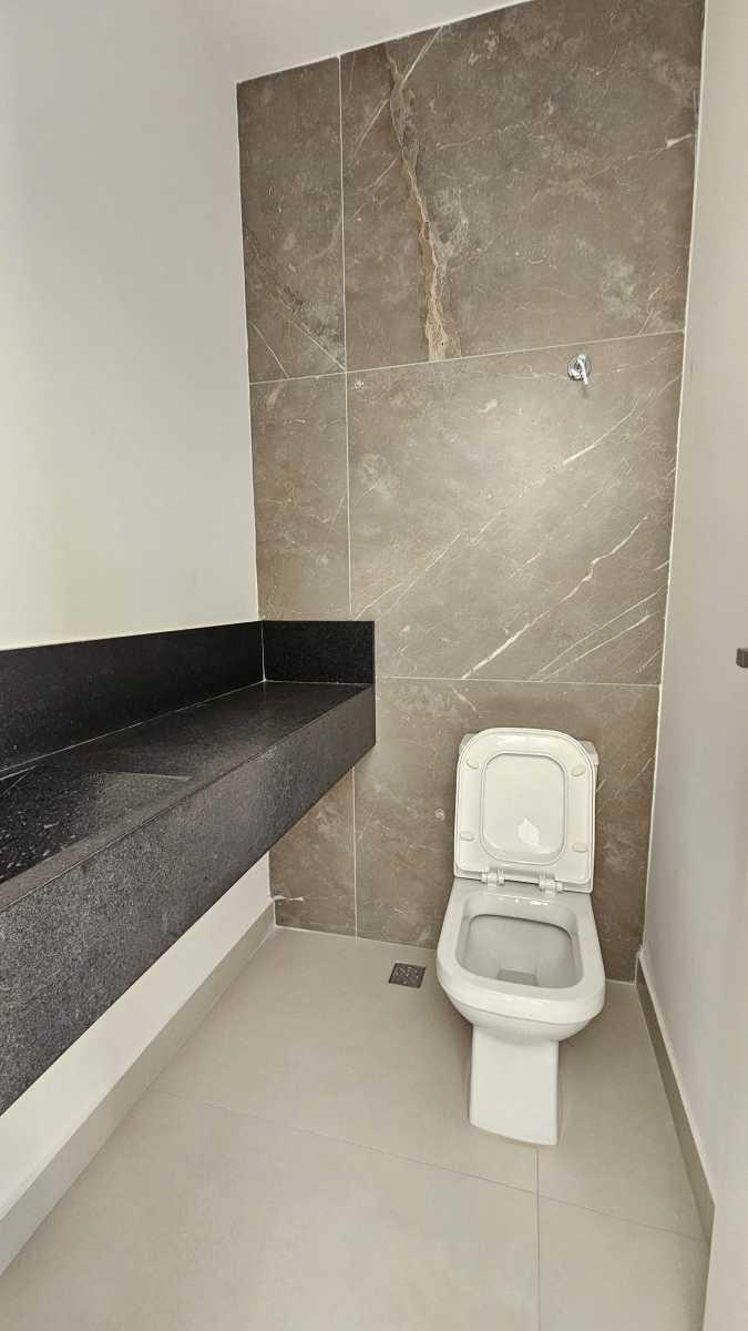 Casa, Buritis, 2 Quartos, 2 Vagas, 2 Suítes