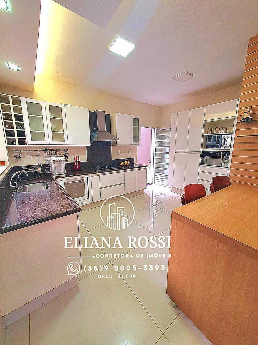 Casa, Campos Elíseos, 3 Quartos, 4 Vagas, 1 Suíte