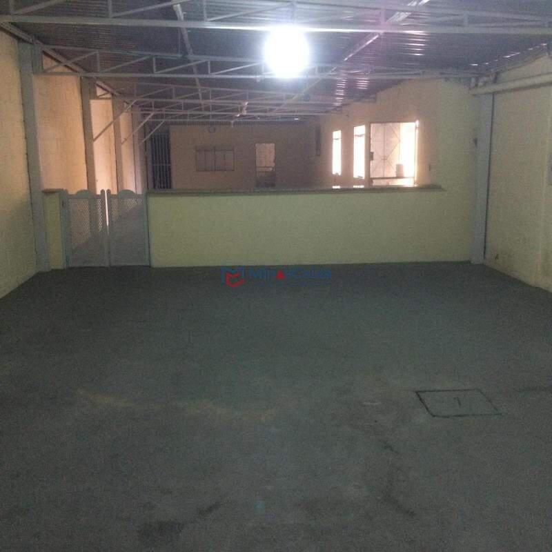 Casa, Quitandinha, 5 Quartos, 2 Vagas, 1 Suíte