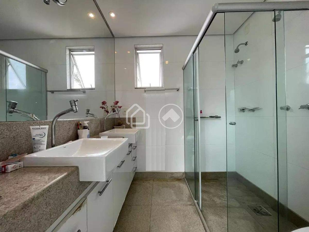 Casa, Estoril, 4 Quartos, 3 Vagas, 1 Suíte