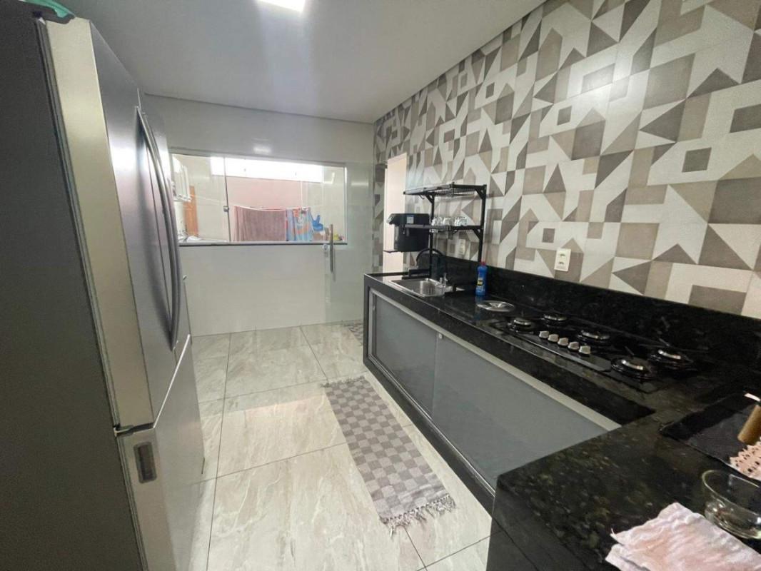 Casa, Araguaia, 4 Quartos, 2 Vagas, 1 Suíte